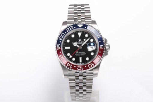 Rolex Greenwich red and blue and black ring upgrade version. The one-piece ceramic bezel is consistent with the original, and the authentic GMT hand can adjust the time and calendar by forward and reverse.