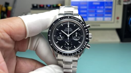 Omega Speedmaster Moonshot, Seamaster with closed case back, 42mm