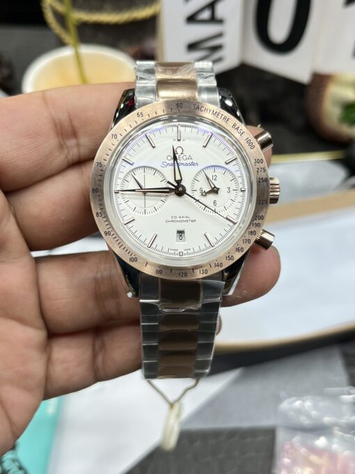 Omega Speedmaster chronograph/42mm/9300 automatic mechanical